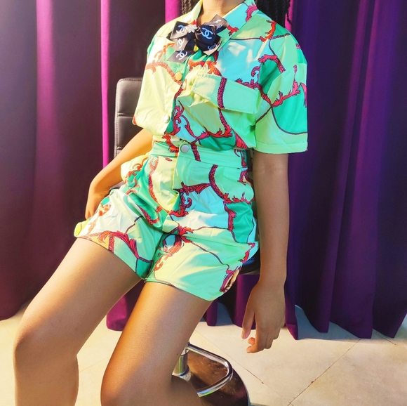 Green Baroque print shorts set - Picture 3 of 7